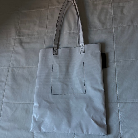 Francesca Liberatore X DHL Tote bag - Picture 5 of 6